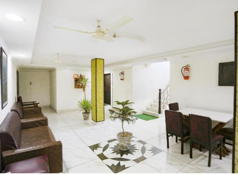 Hotel O Lime Wood Dehradun Esterno foto